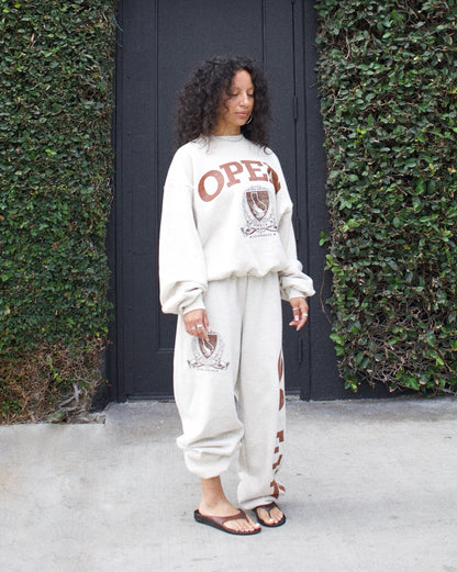 COLLEGIATE SCRUNCH SWEATPANT [WIDE-LEG]