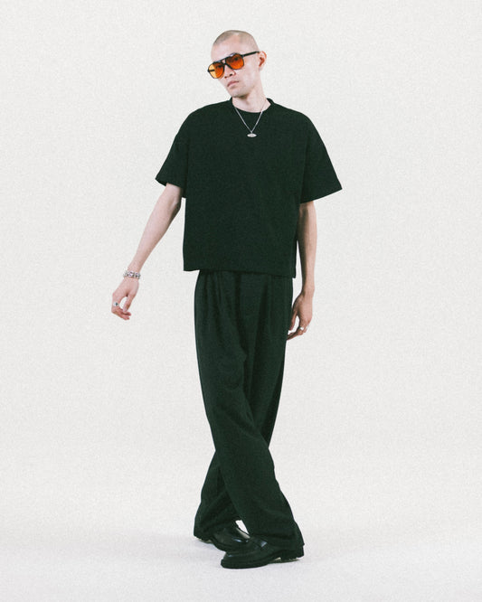 WEIGHTLESS PLEATED TROUSER [WIDE-LEG]